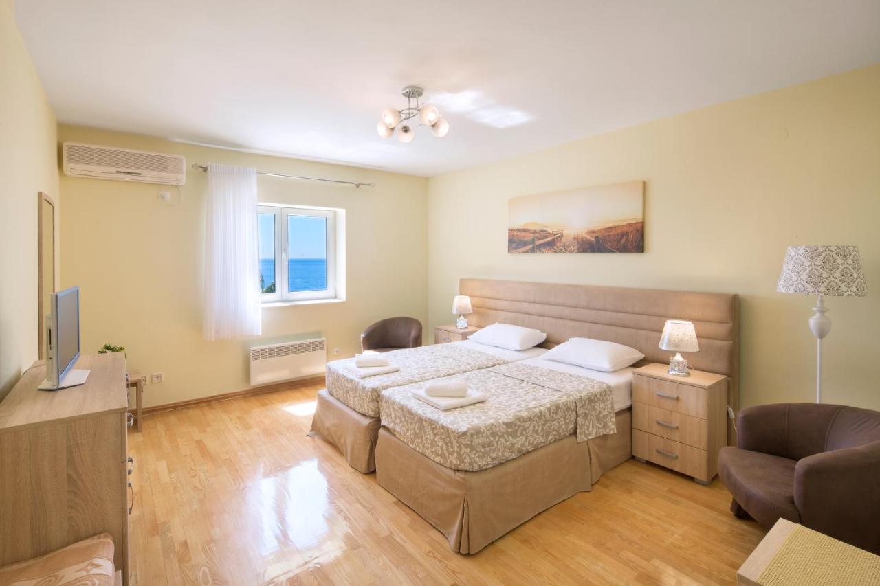 Family Apartment With Sea View Sveti Stefan Budva Ngoại thất bức ảnh